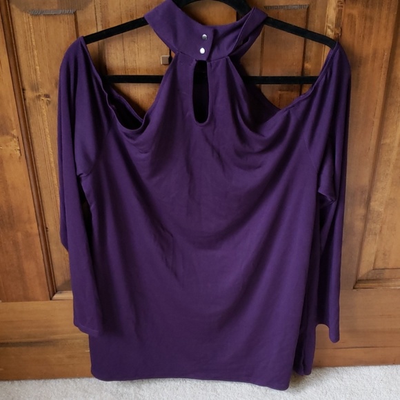 Top - Picture 2 of 2